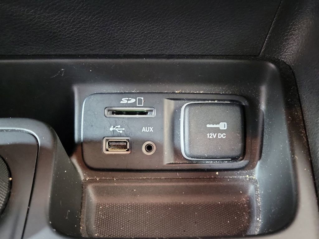 Used 2017 Jeep Cherokee Trailhawk AWD/4WD image 22