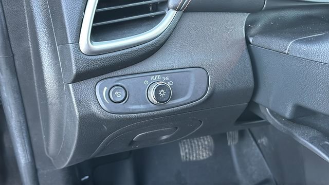 Used 2021 Chevrolet Trax LT w/ Driver Confidence Package image 11