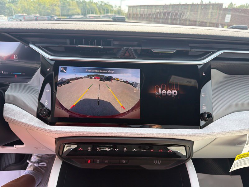 New 2026 Jeep Cherokee Laredo AWD/4WD image 32