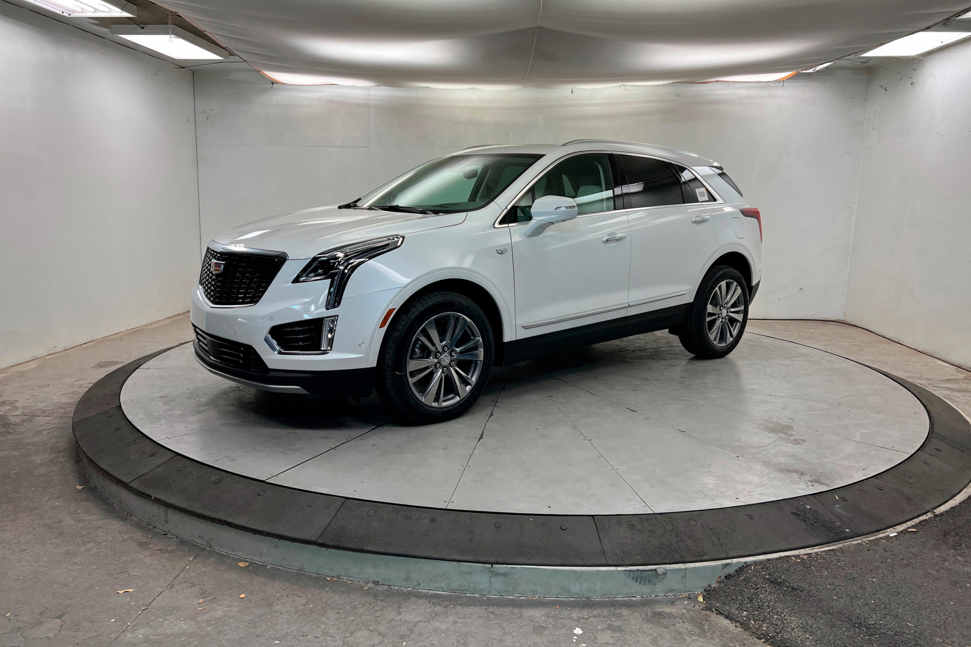 New 2026 Cadillac XT5 Premium Luxury w/ Driver Assist Package