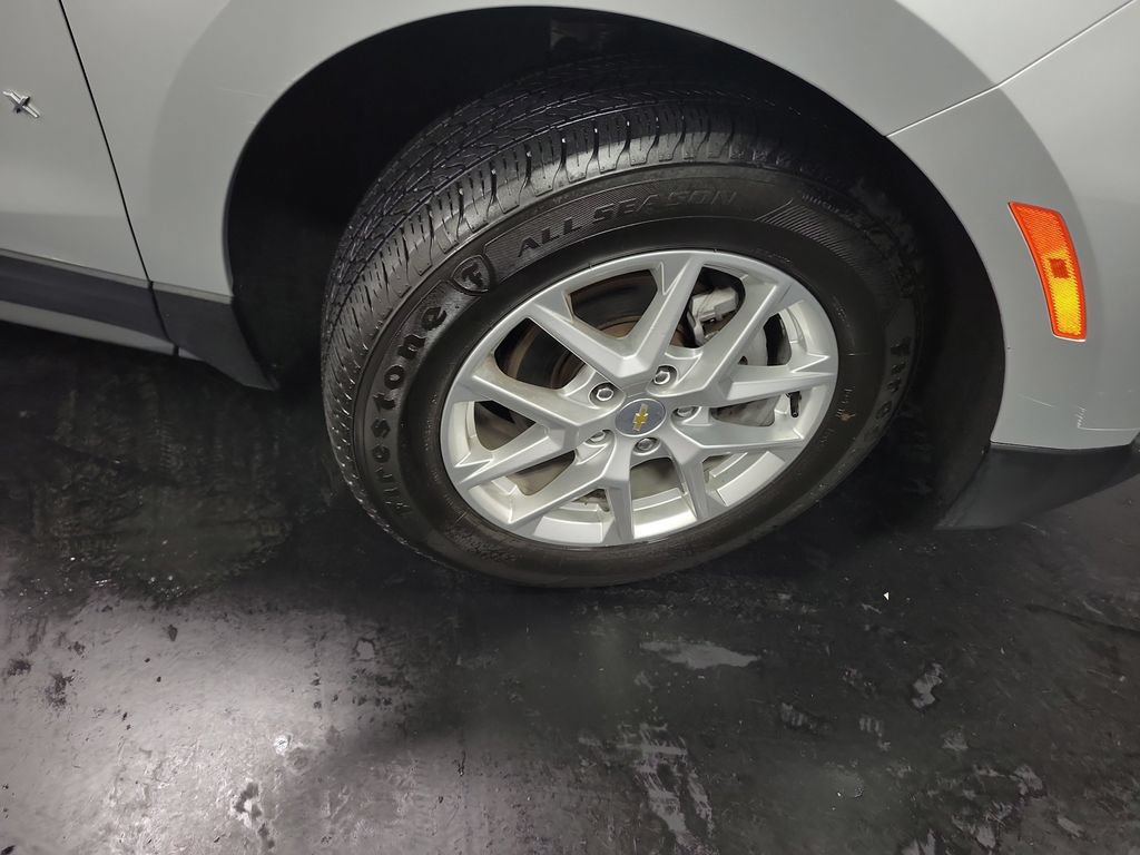 Used 2022 Chevrolet Equinox LS w/ LPO, Floor Liner Package AWD/4WD image 10