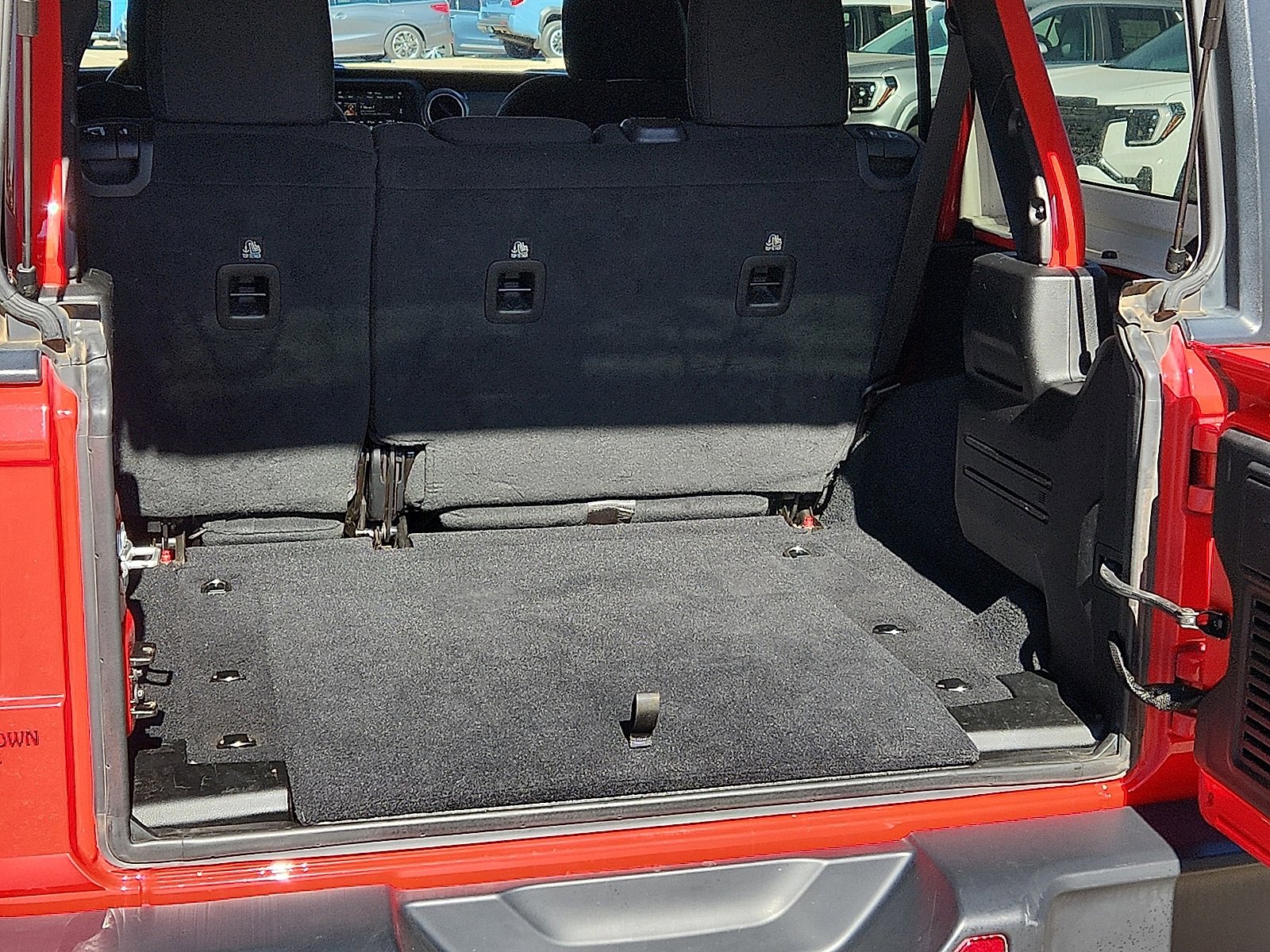 Used 2020 Jeep Wrangler Unlimited Sahara image 9