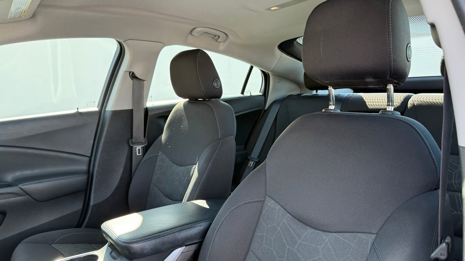 Used 2018 Chevrolet Volt LT FWD image 5