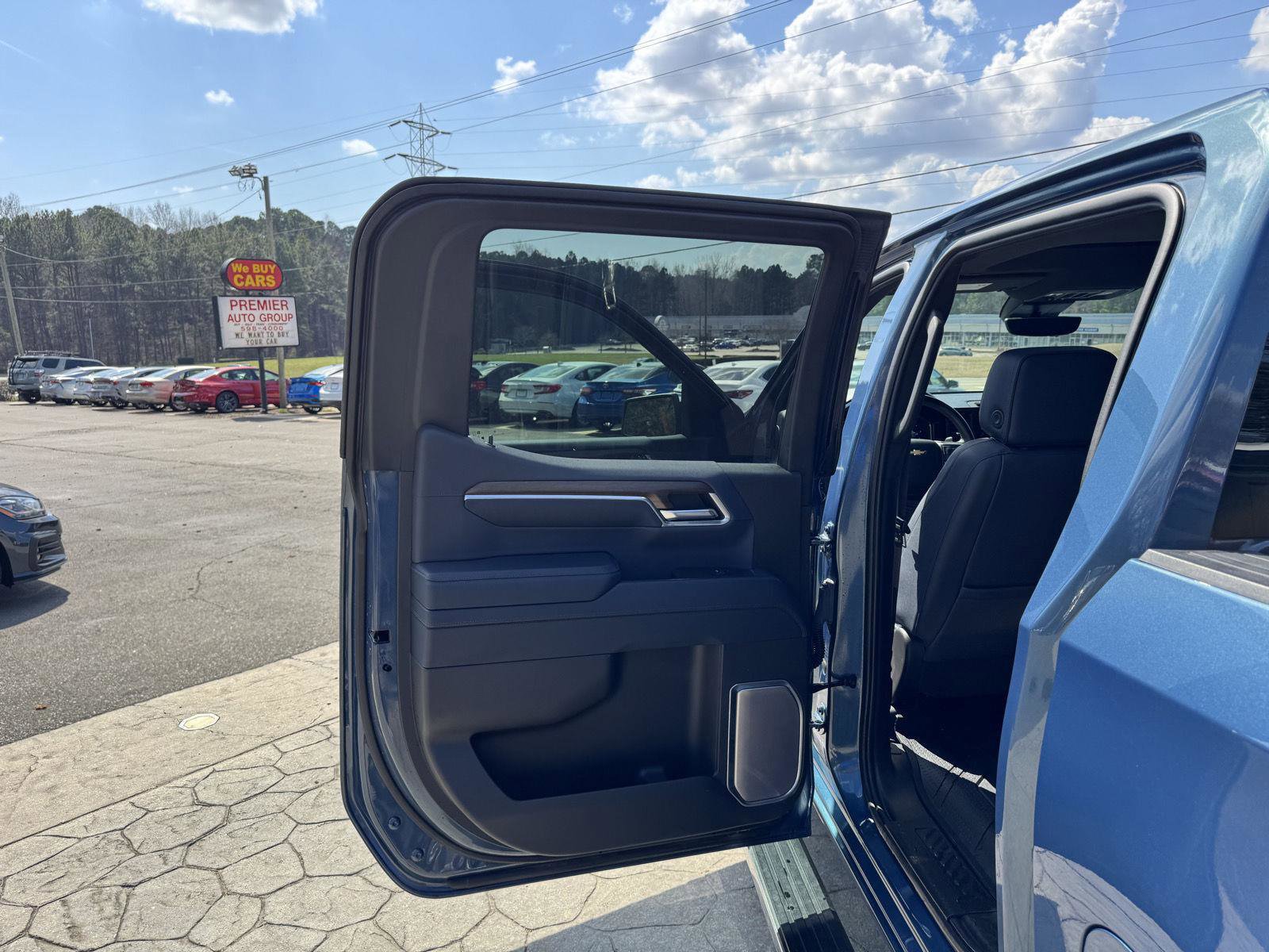 Used 2024 Chevrolet Silverado 1500 High Country image 9