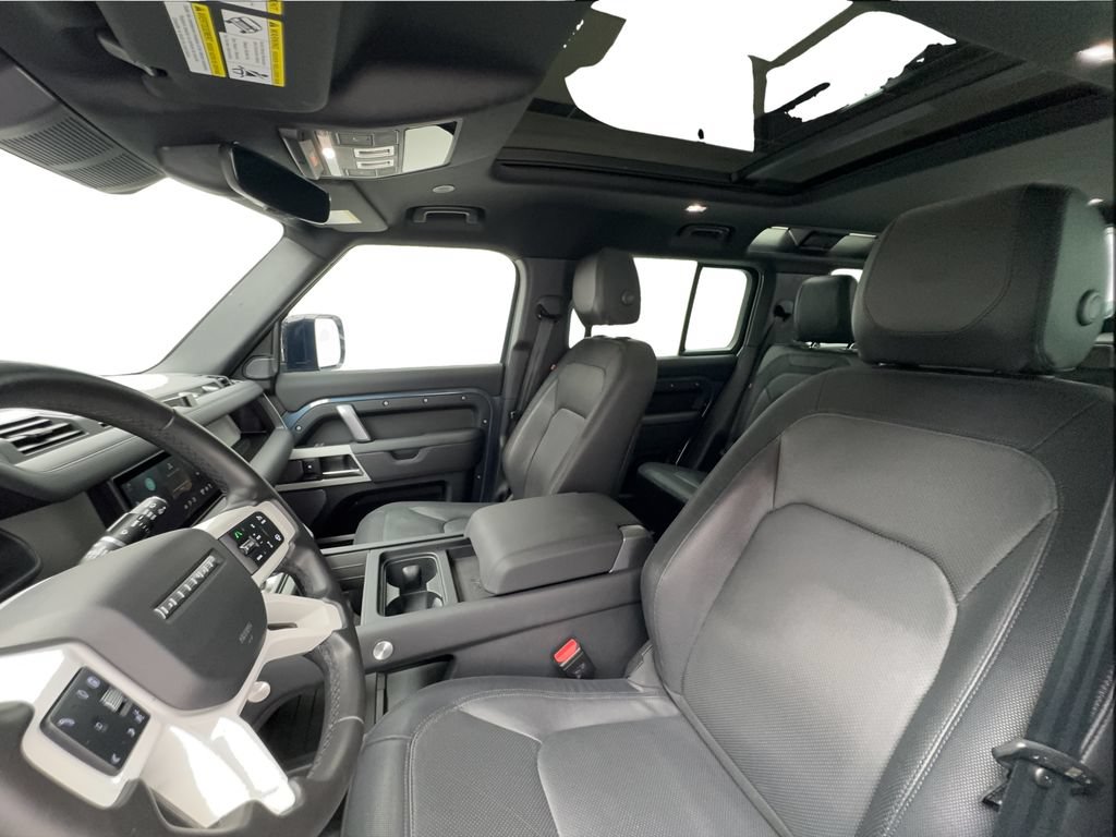 Used 2024 Land Rover Defender 110 X-Dynamic SE AWD/4WD image 18