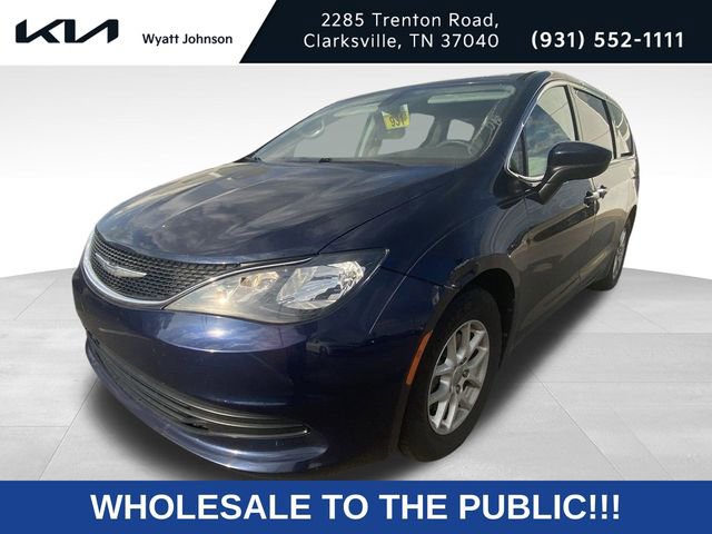Used 2017 Chrysler Pacifica Touring image 1