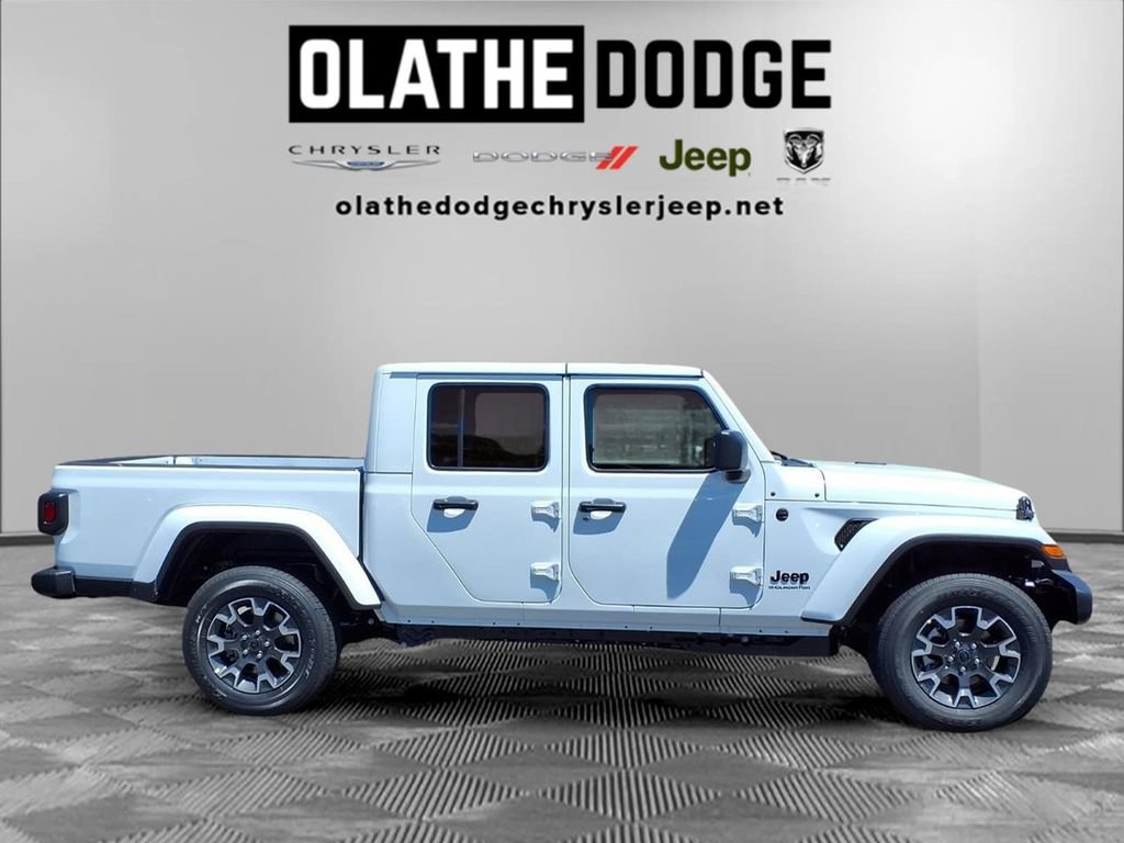 New 2026 Jeep Gladiator Sport AWD/4WD image 28