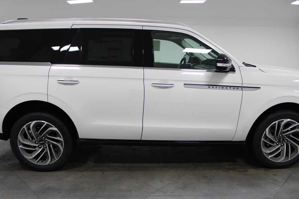 New 2026 Lincoln Navigator Reserve image 10