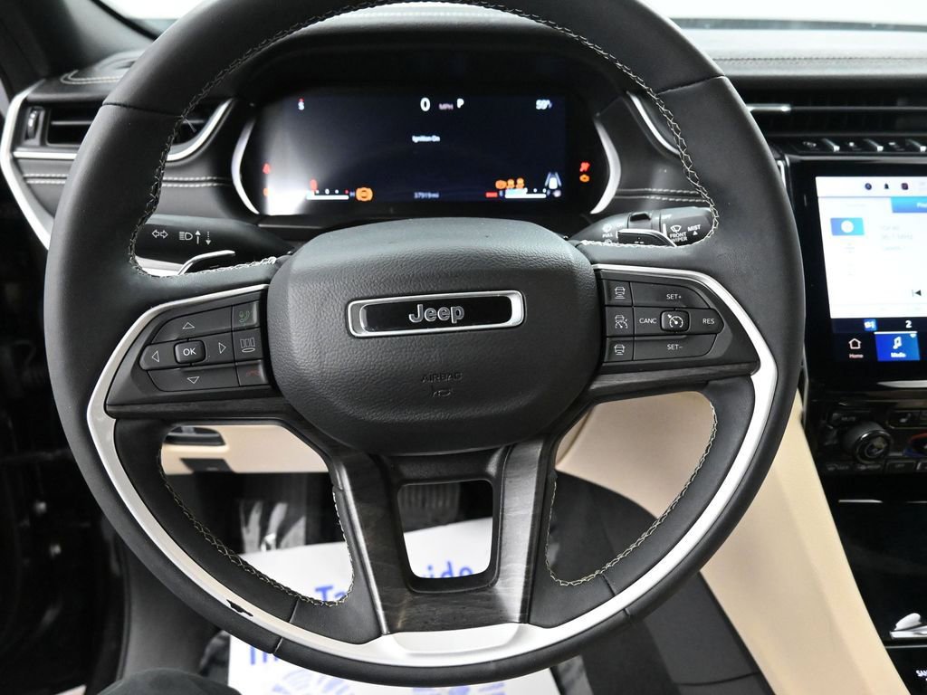 Used 2023 Jeep Grand Cherokee Limited AWD/4WD image 33