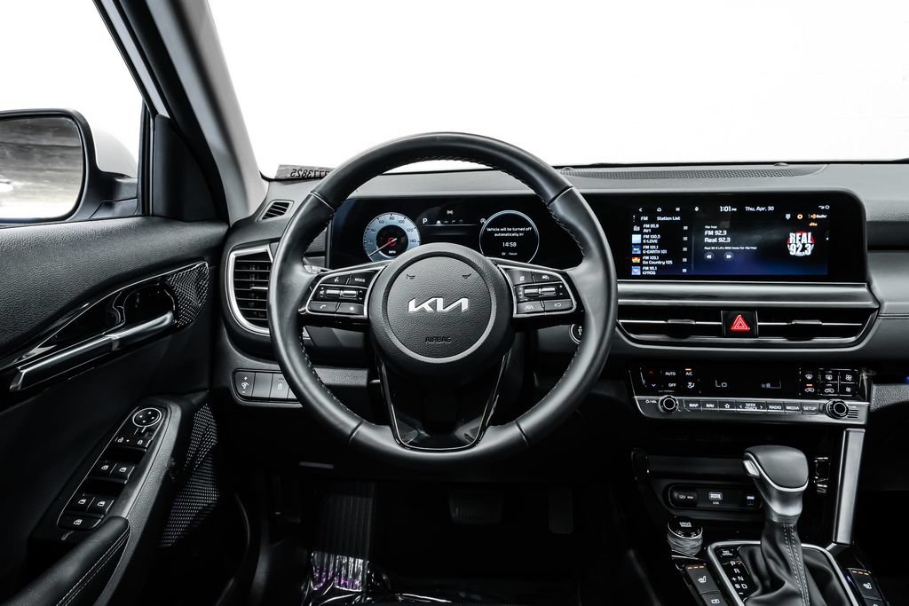 Used 2025 Kia Seltos EX FWD image 22