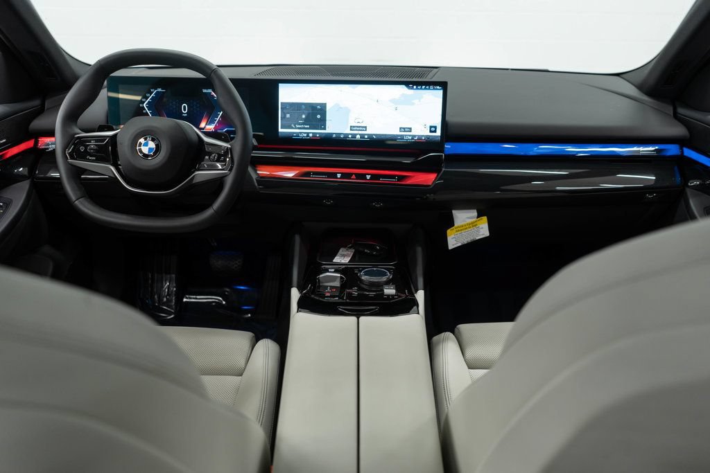 Used 2025 BMW 540i xDrive AWD/4WD image 8