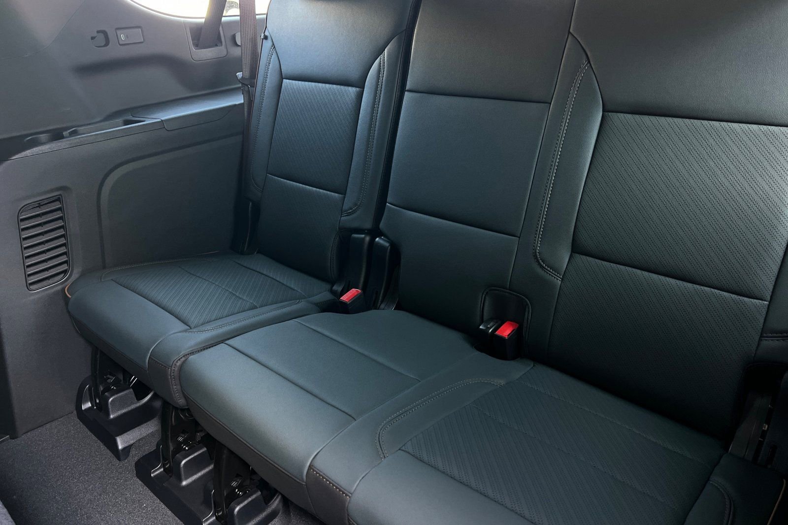 New 2026 GMC Yukon XL AT4 image 14