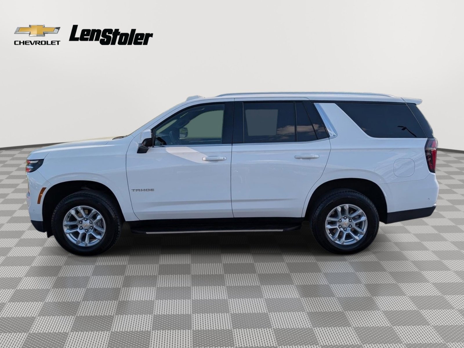 Used 2025 Chevrolet Tahoe LS AWD/4WD image 2