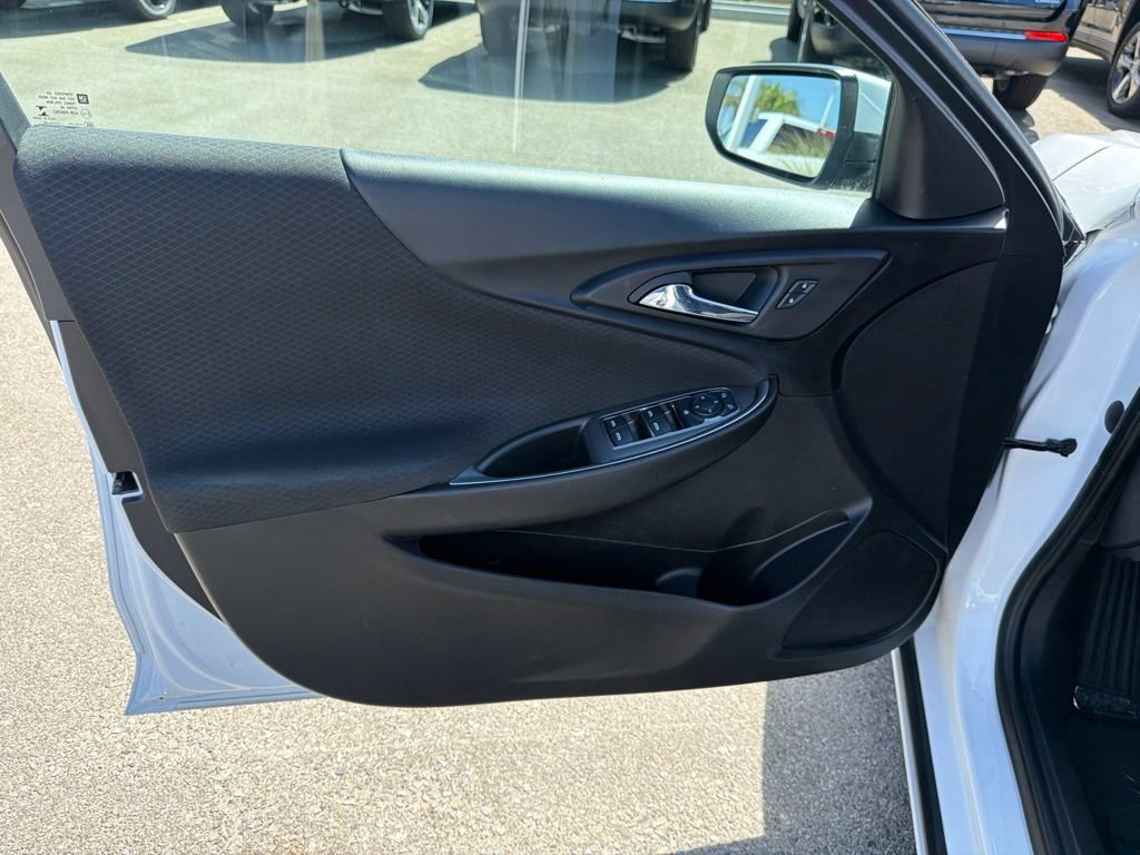 Used 2022 Chevrolet Malibu LT FWD image 15
