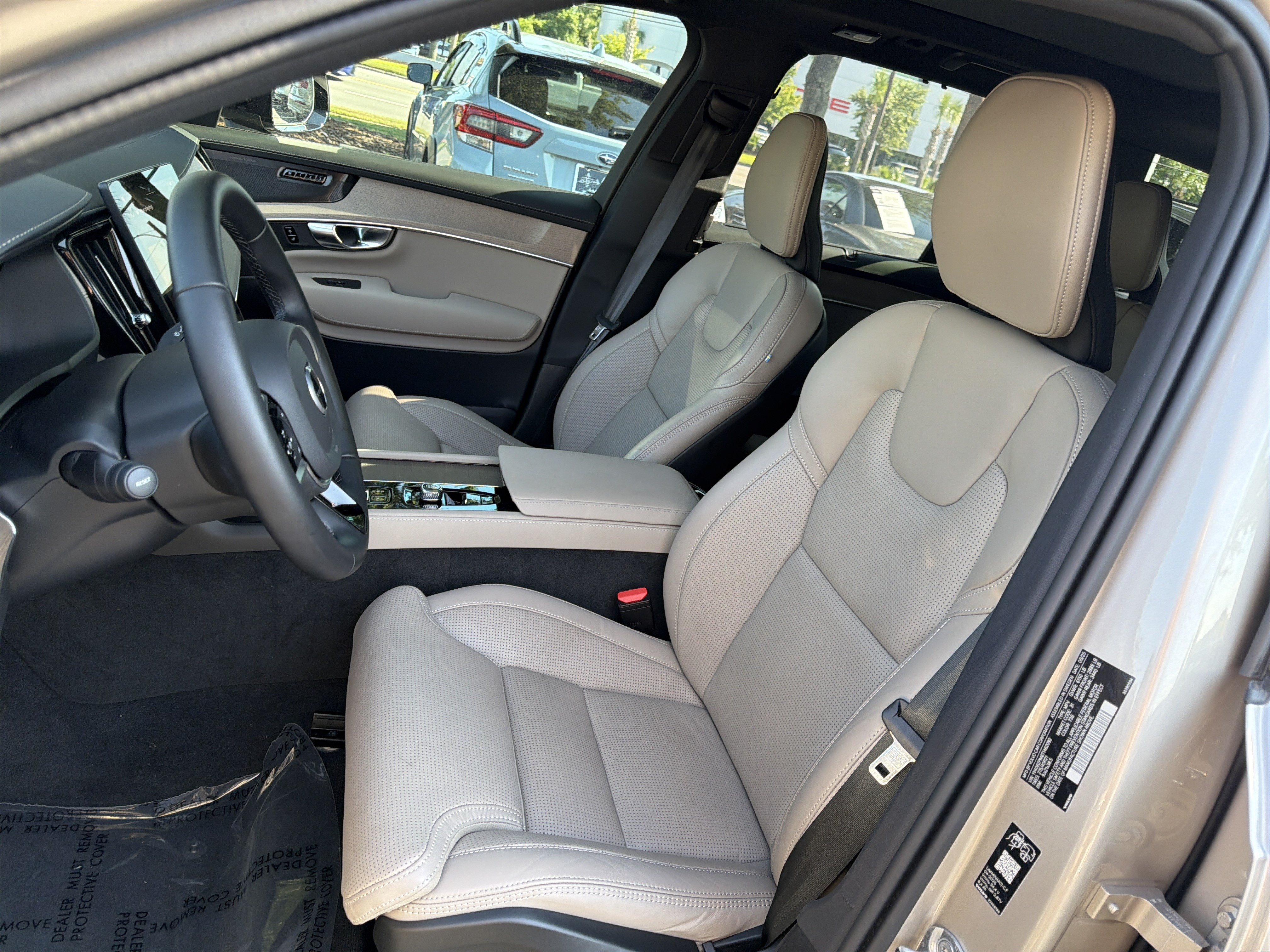 Certified 2026 Volvo XC90 B6 Ultra w/ Protection Package Premier AWD/4WD image 16