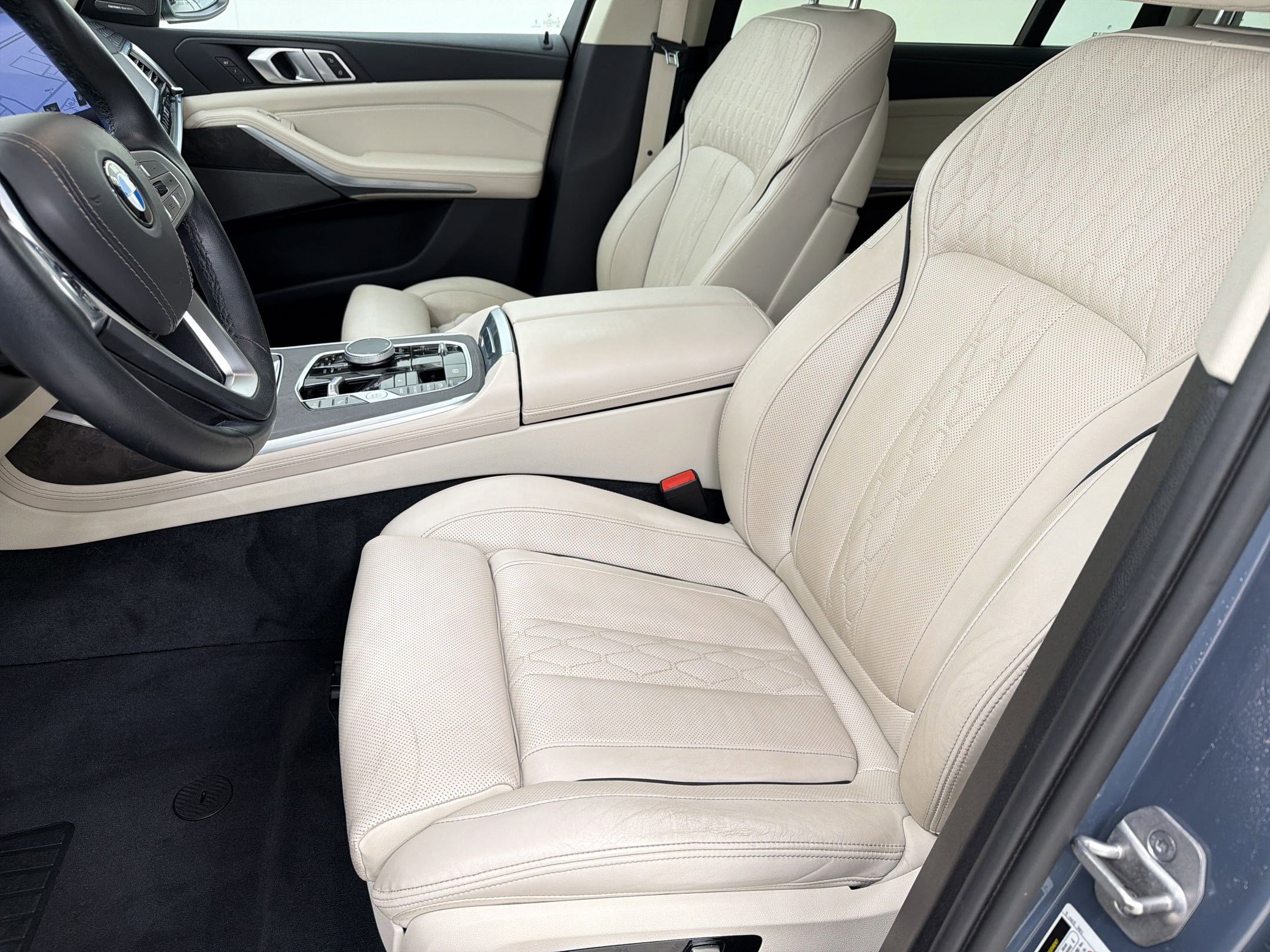 Certified 2024 BMW X7 xDrive40i w/ Premium Package image 5