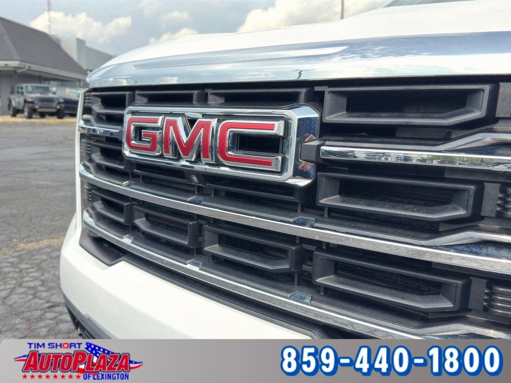Used 2025 GMC Acadia Elevation FWD image 8