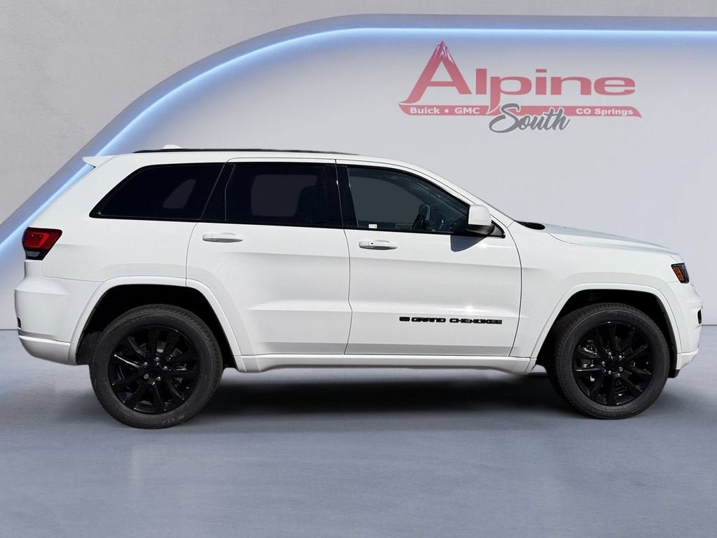 Used 2022 Jeep Grand Cherokee Laredo X AWD/4WD image 6