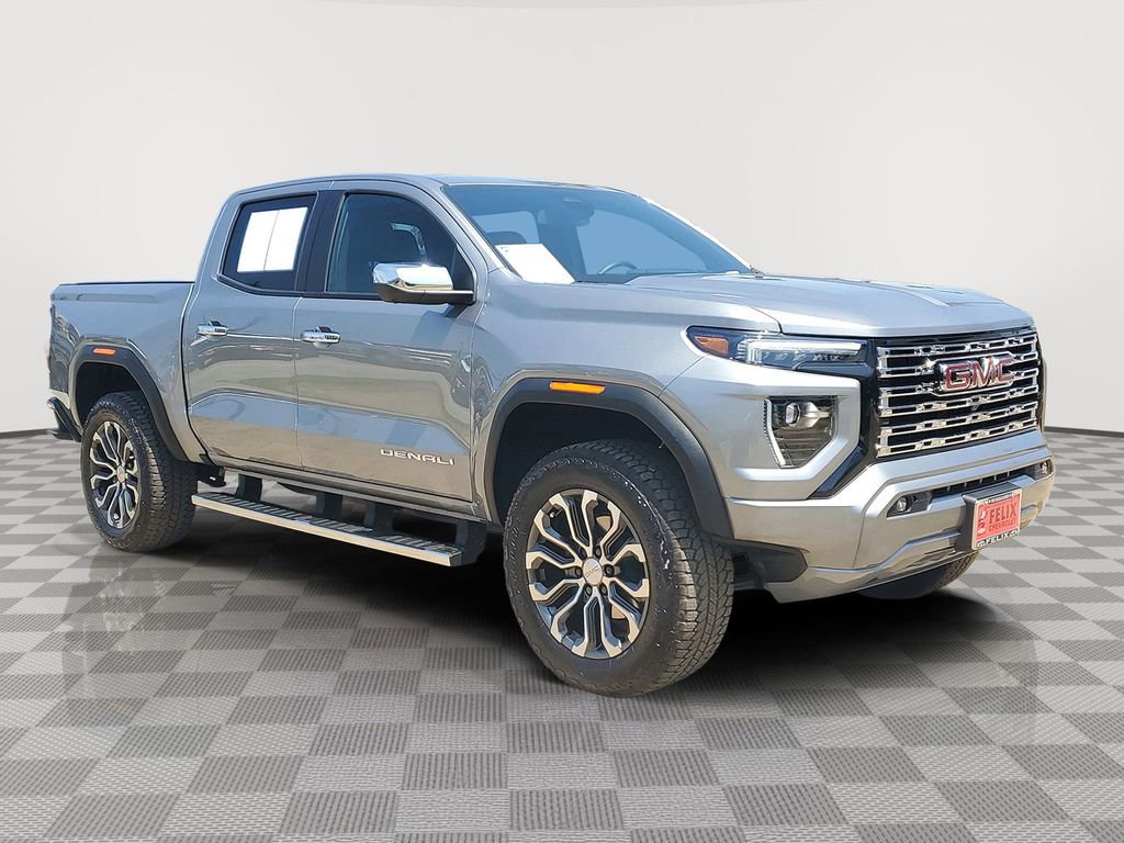 Used 2024 GMC Canyon Denali AWD/4WD image 3