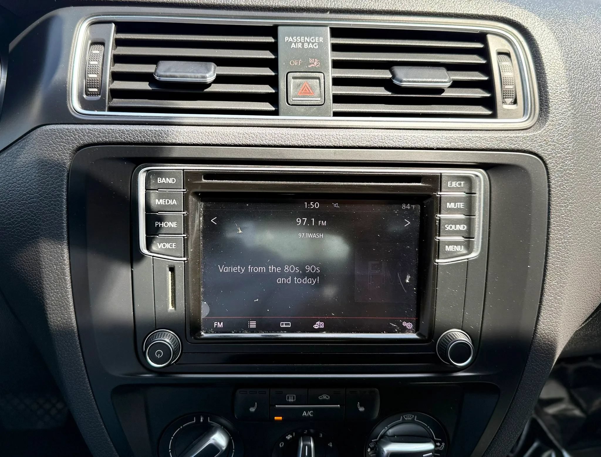 Used 2017 Volkswagen Jetta SE FWD image 17