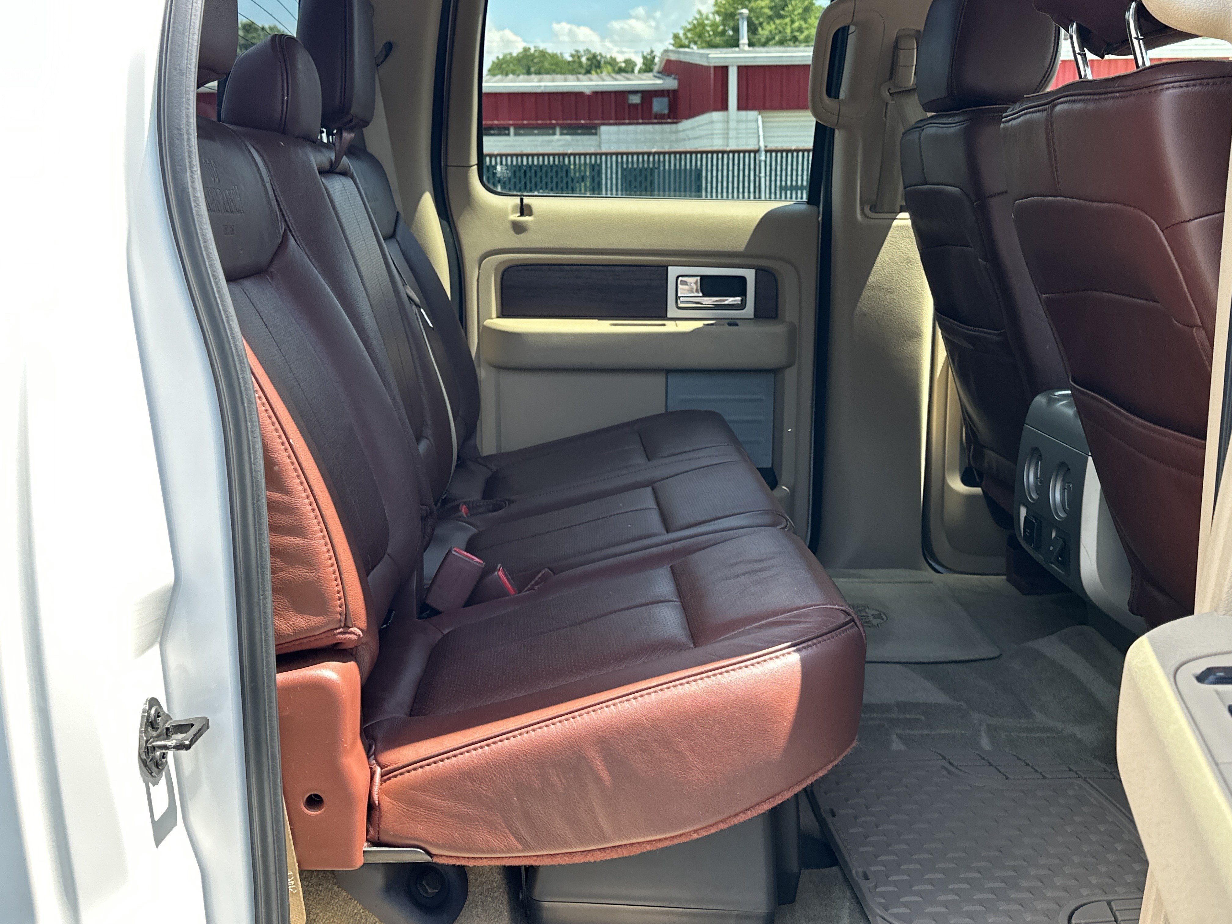 Used 2014 Ford F150 King Ranch w/ King Ranch Luxury Package AWD/4WD image 13