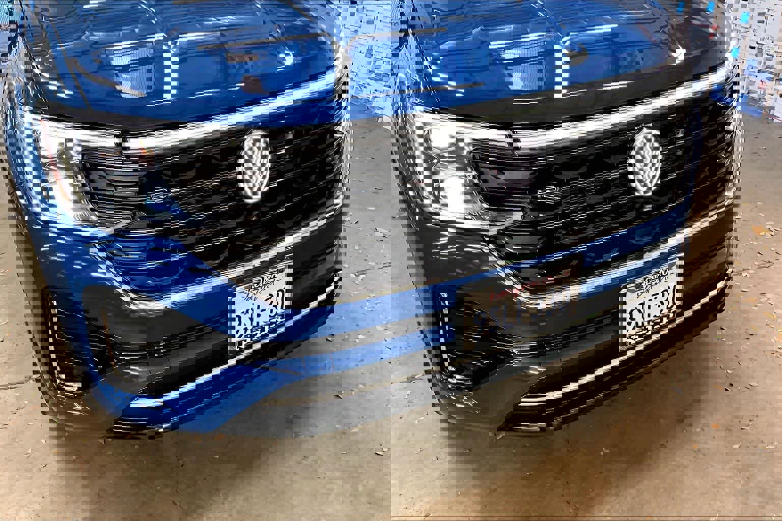 Used 2025 Volkswagen Atlas SEL Premium R-Line image 32