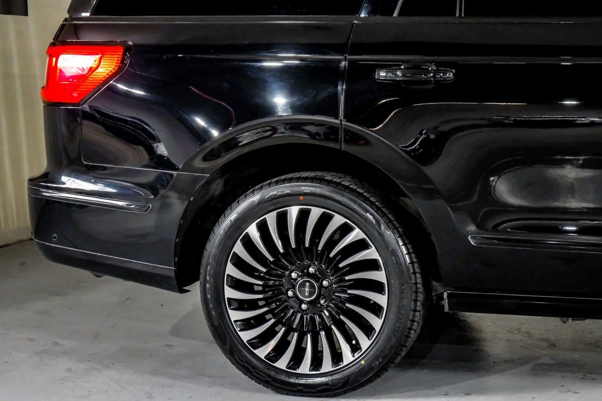 Used 2020 Lincoln Navigator Black Label w/ Cargo Convenience Package AWD/4WD image 6