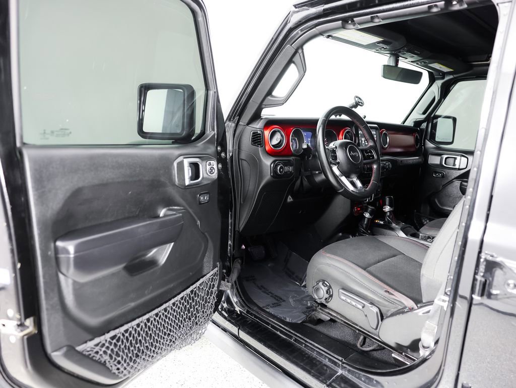 Used 2018 Jeep Wrangler Unlimited Rubicon image 25