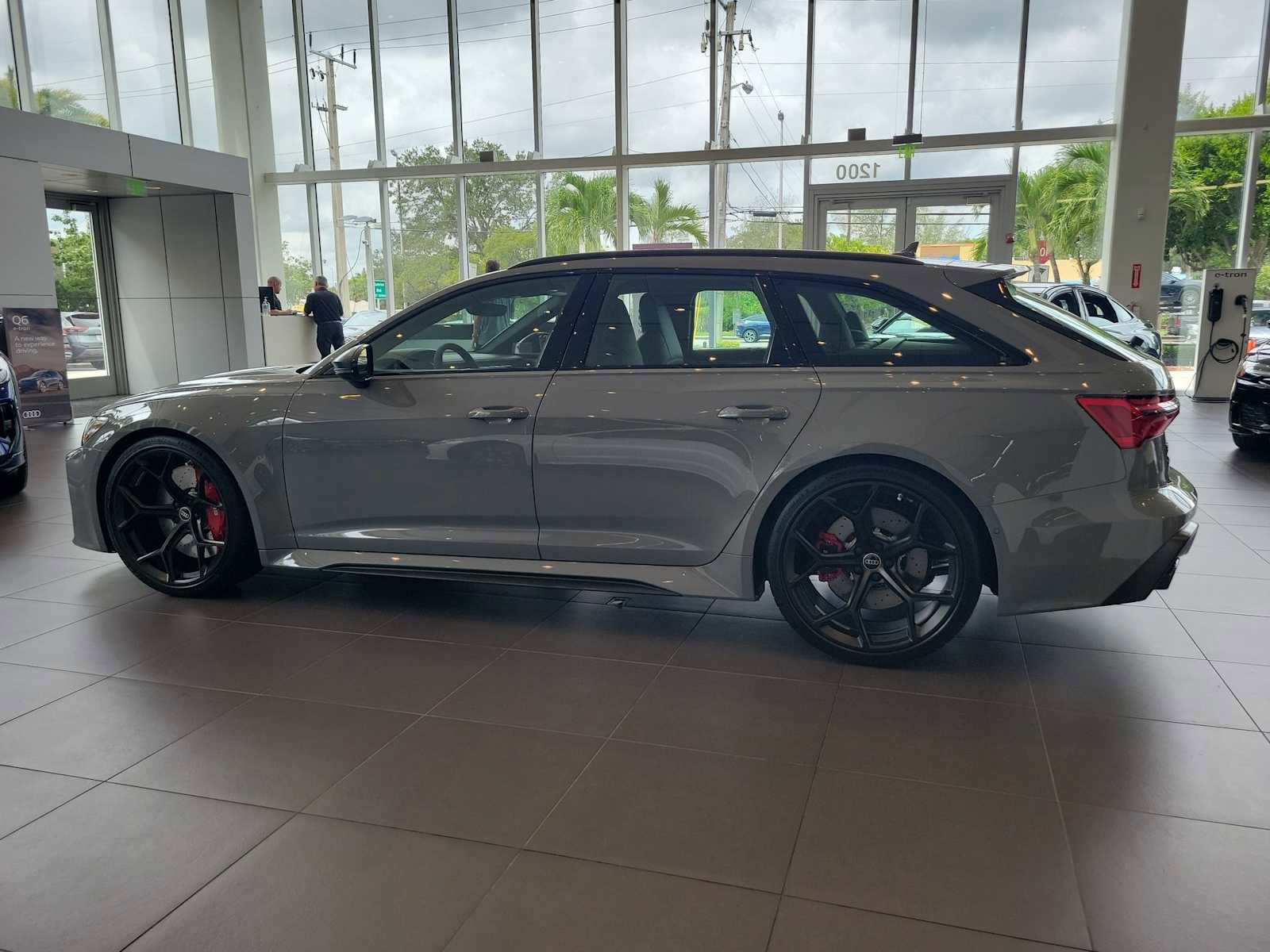 New 2026 Audi RS 6 performance image 3
