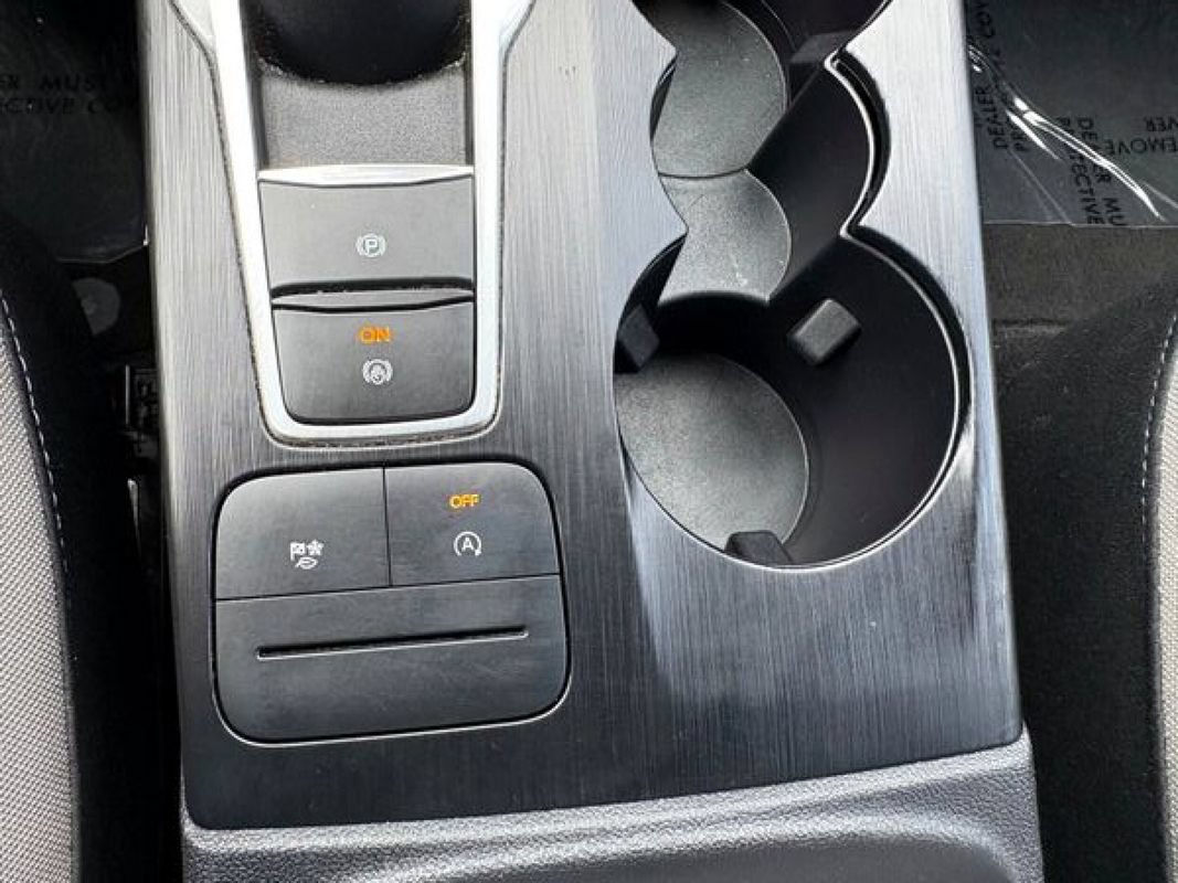 Used 2022 Ford Escape SE w/ SE Sport Appearance Package FWD image 16