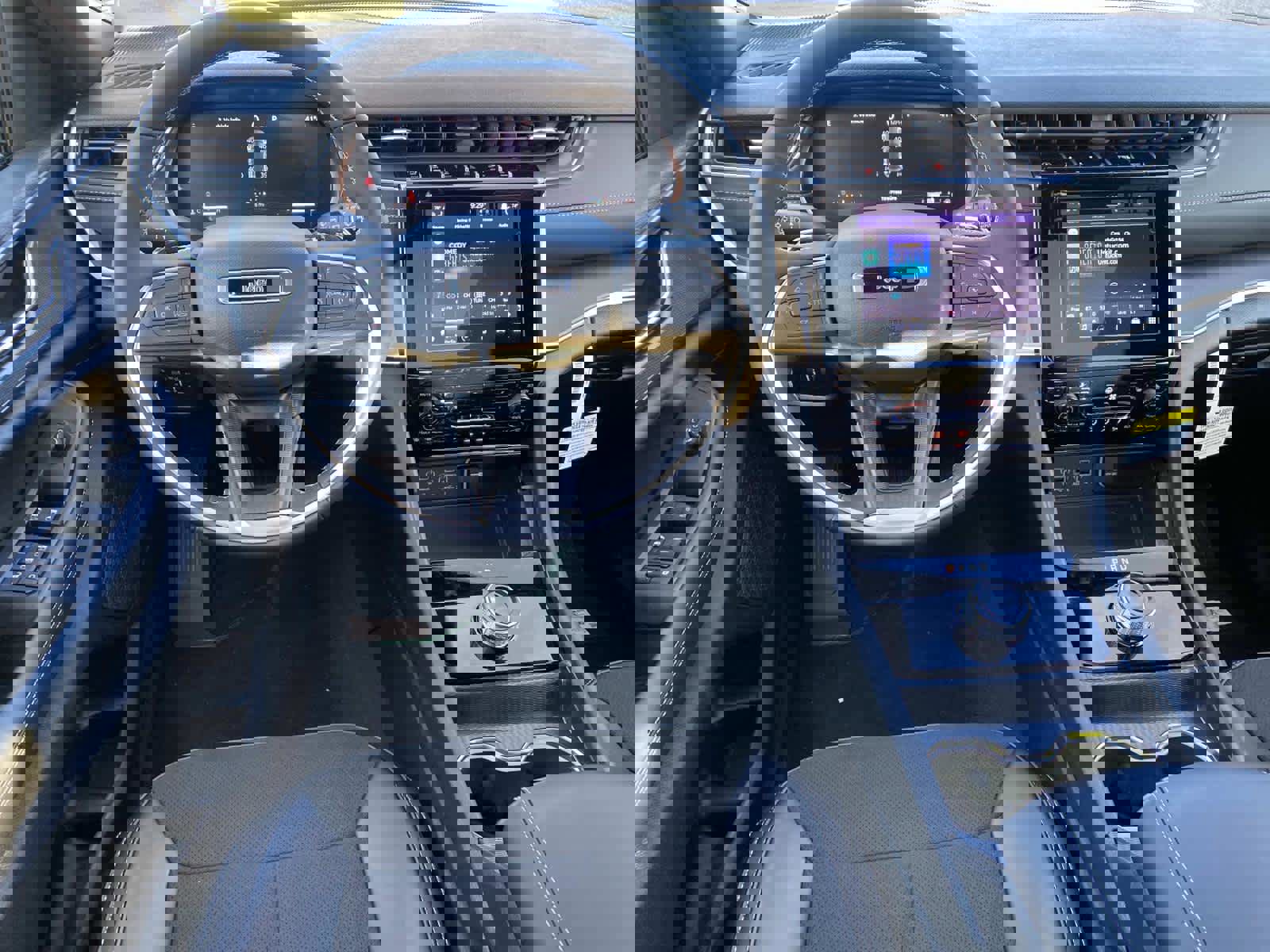 New 2025 Jeep Grand Cherokee Laredo image 10