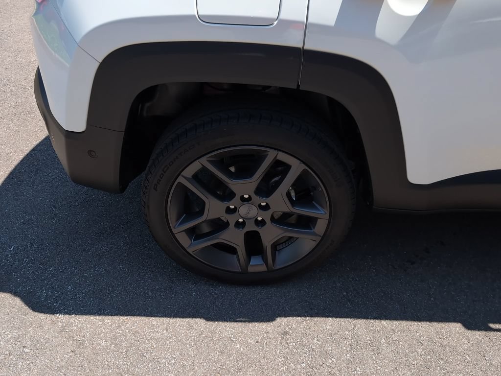 Used 2021 Jeep Renegade Latitude w/ Luxury Group II AWD/4WD image 4
