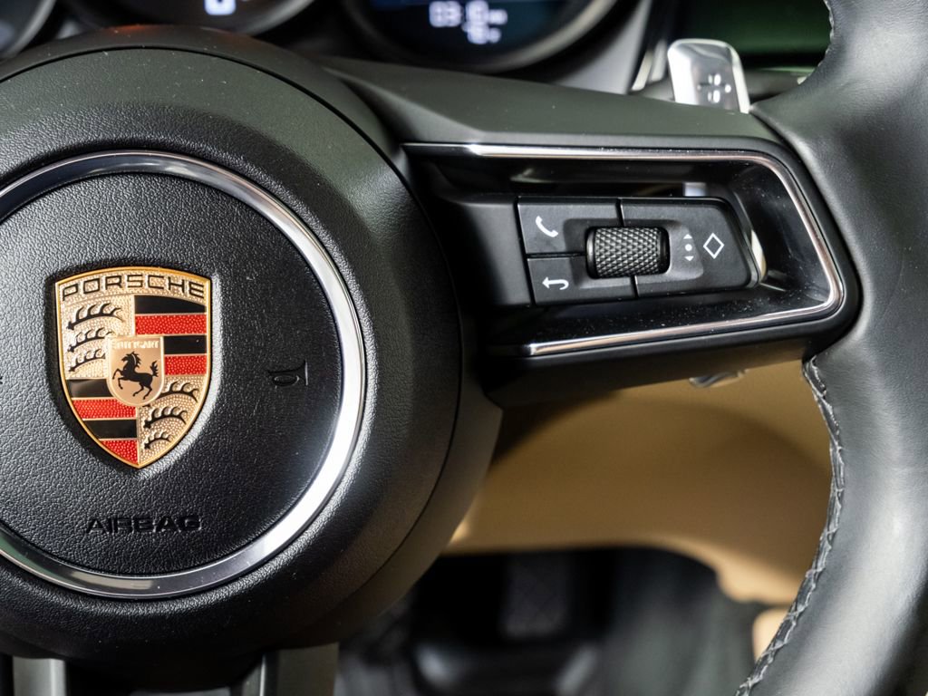 Certified 2024 Porsche Macan AWD/4WD image 11