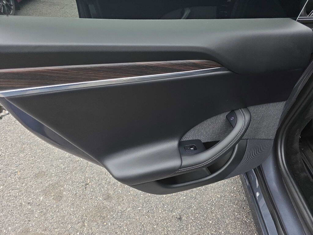 Used 2021 Tesla Model S Plaid image 14