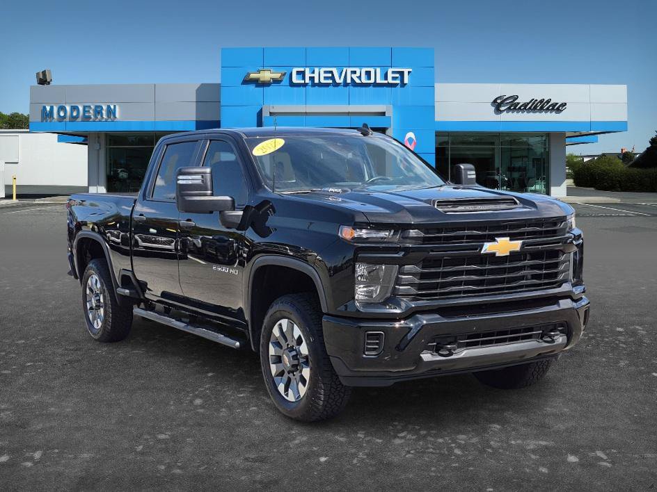 Used 2025 Chevrolet Silverado 2500 Custom AWD/4WD image 7