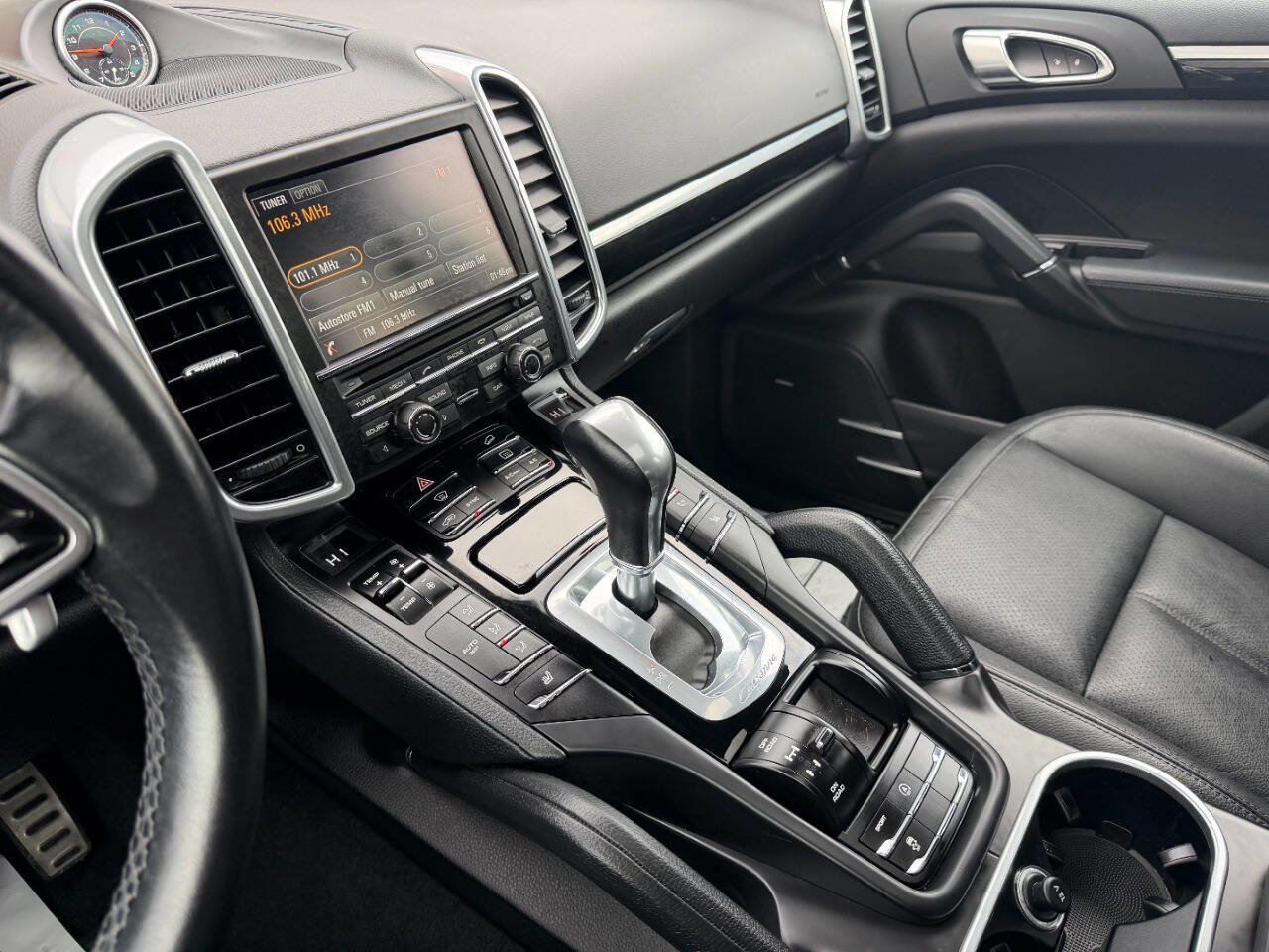 Used 2015 Porsche Cayenne S image 45