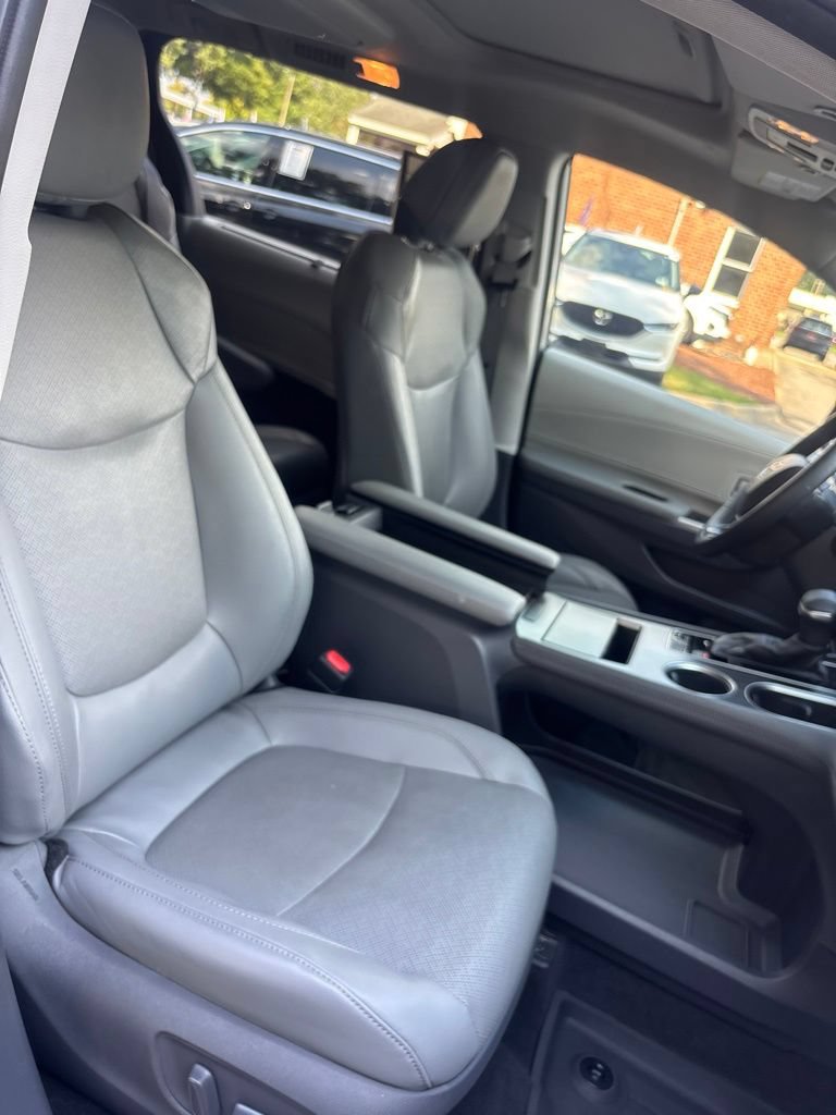 Used 2021 Toyota Sienna Limited FWD image 19
