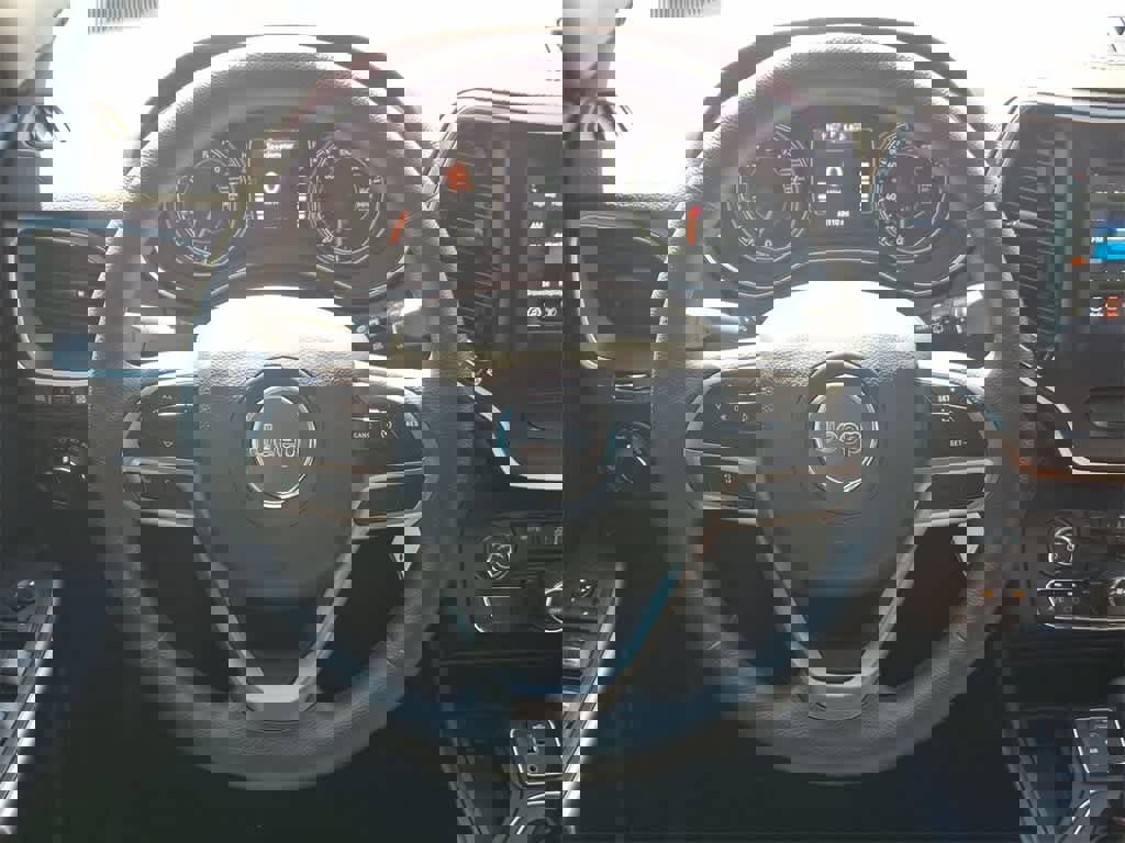 Used 2020 Jeep Cherokee Latitude image 22