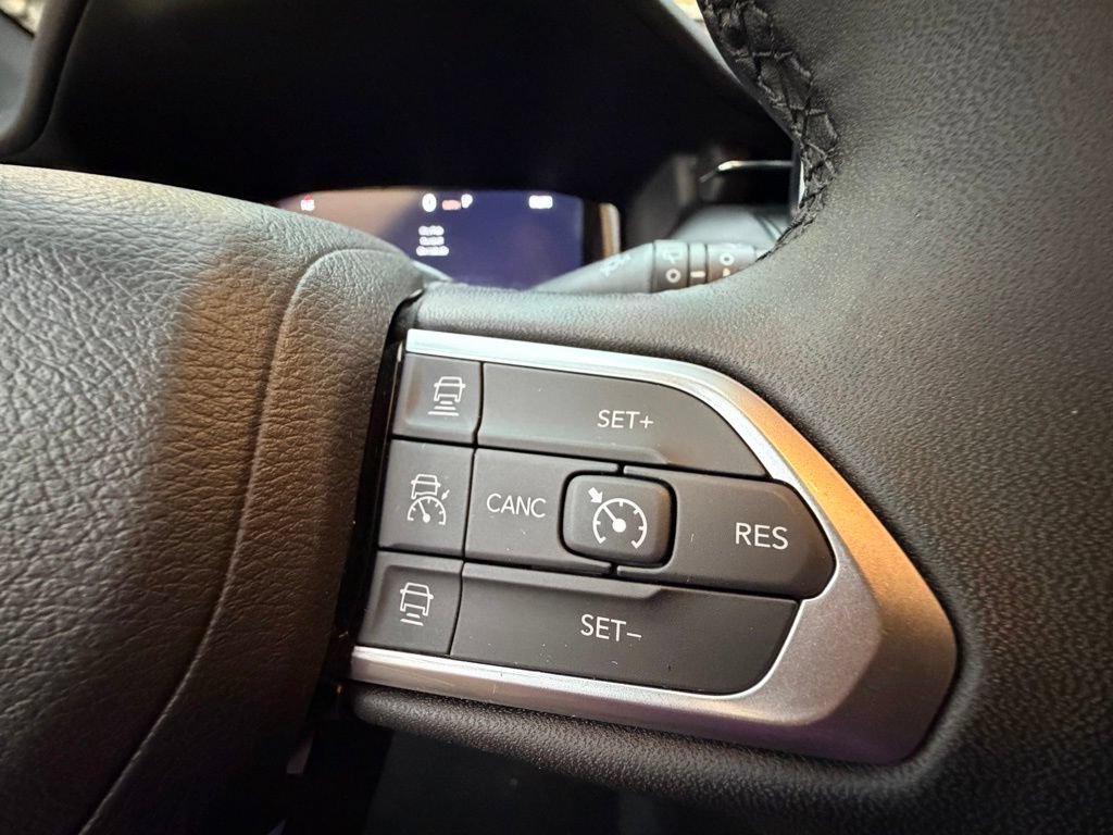 Used 2024 Jeep Compass Limited w/ High Altitude Package AWD/4WD image 25