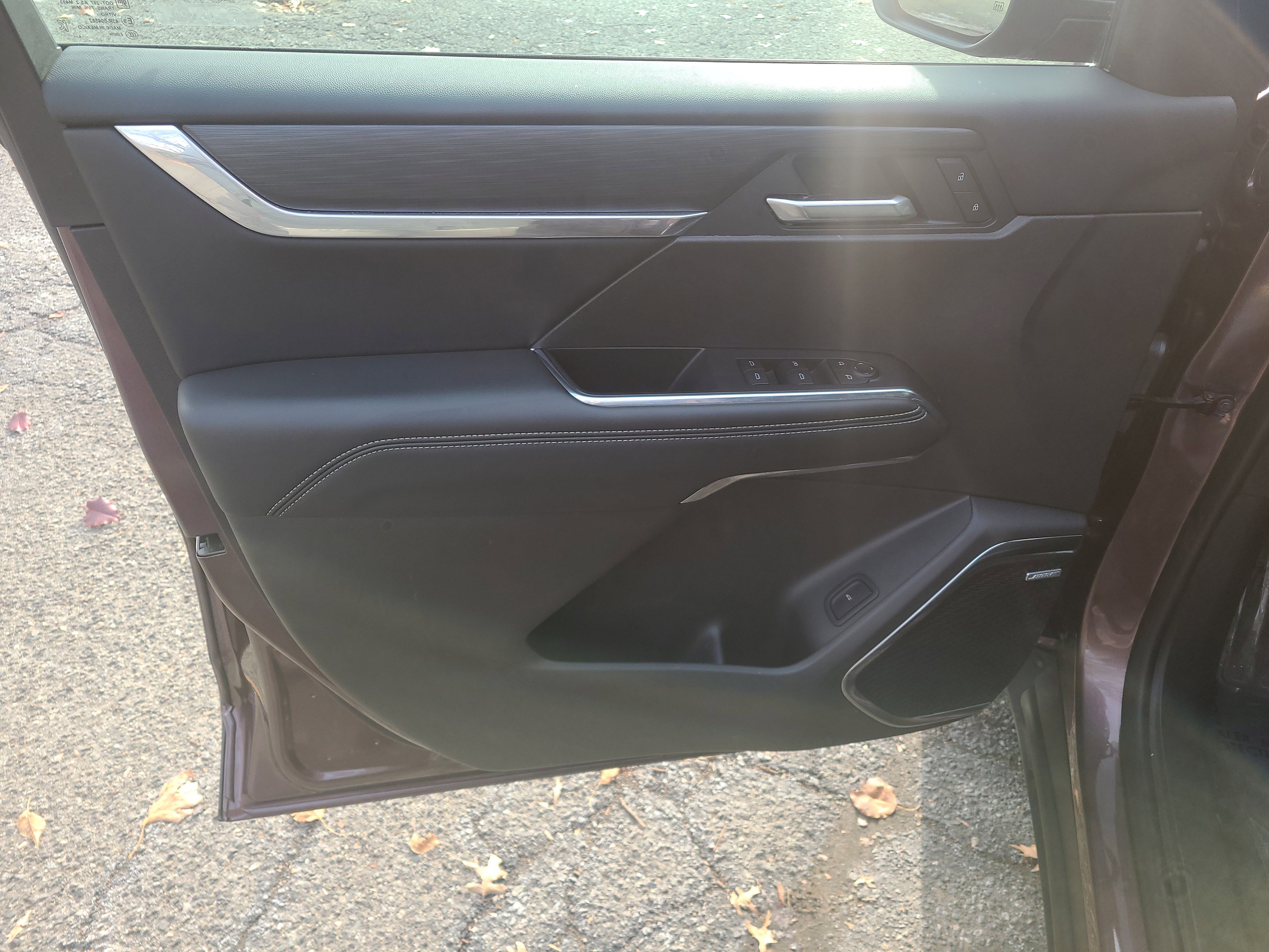 Used 2025 GMC Acadia Elevation w/ LPO, All-Weather Package image 15