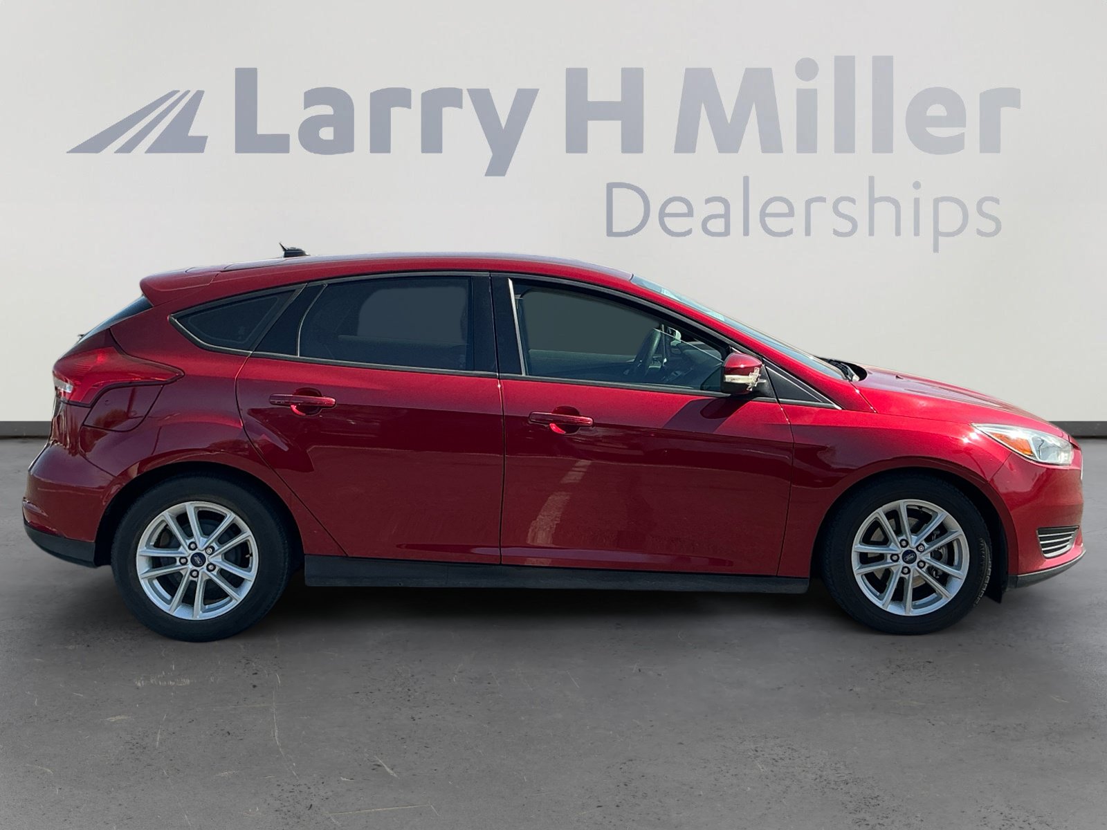 Used 2017 Ford Focus SE FWD image 6