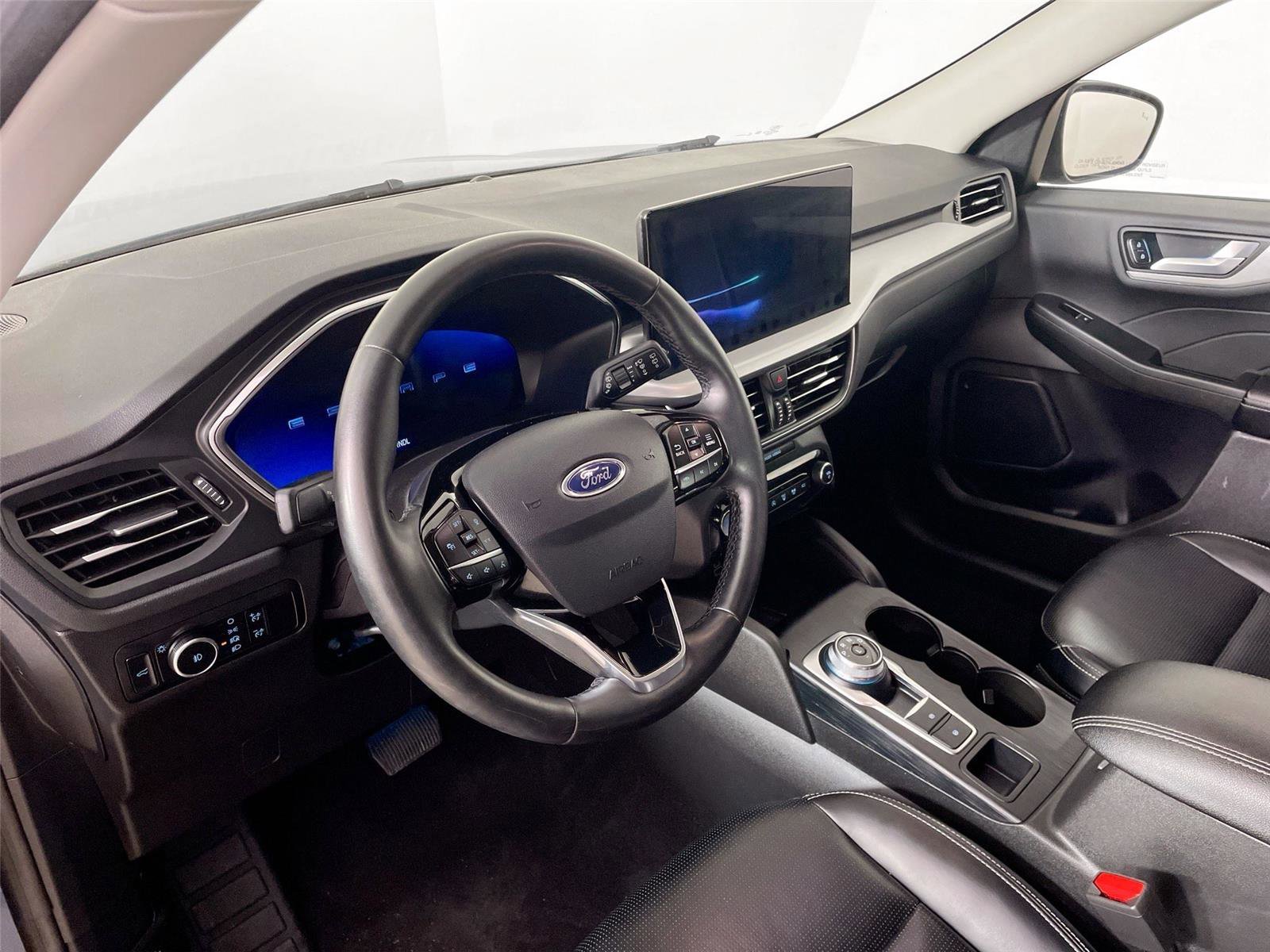 Used 2024 Ford Escape Platinum image 23