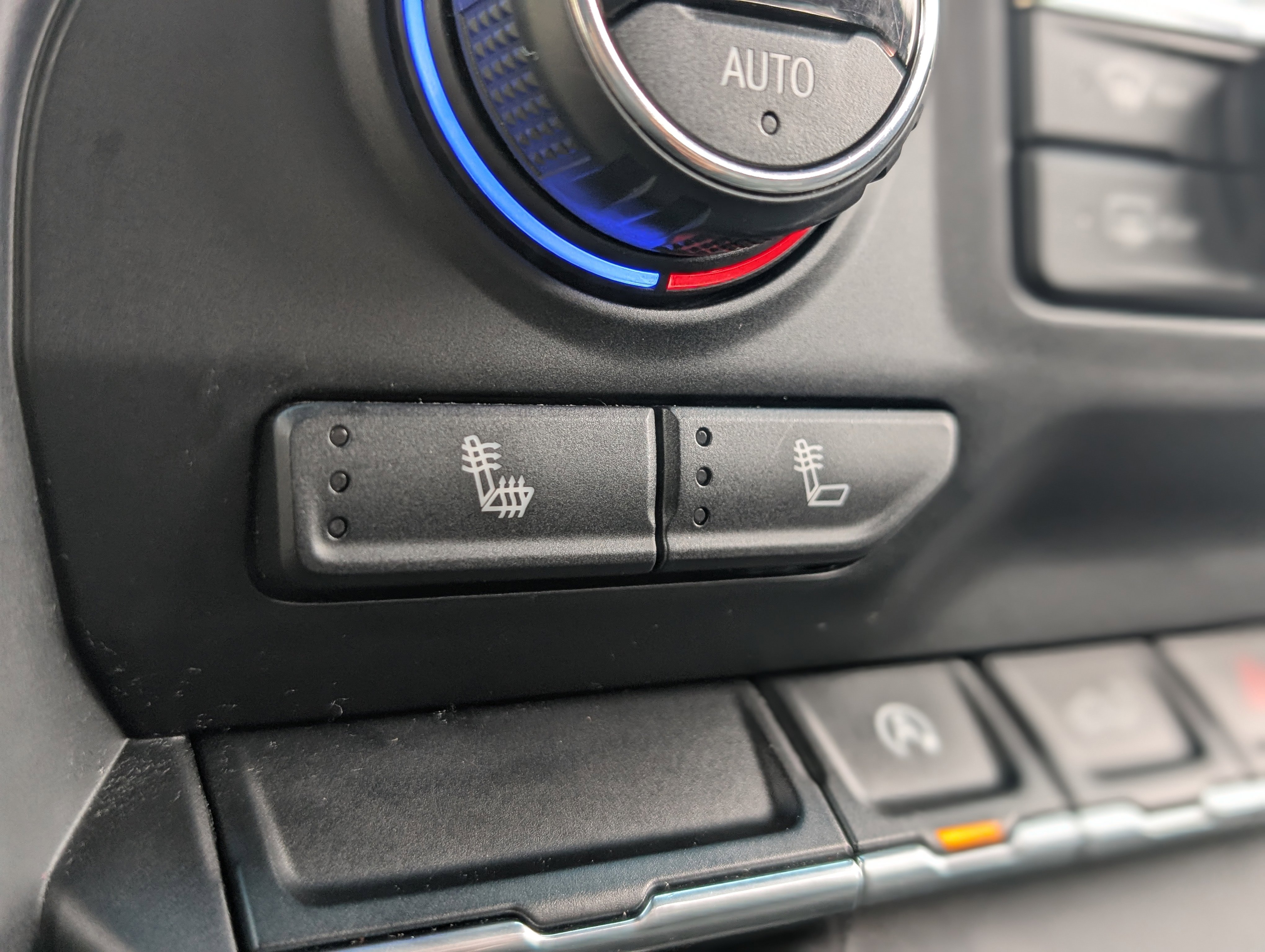 Used 2020 Chevrolet Silverado 1500 LT w/ All-Star Edition RWD image 31