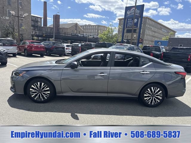 Used 2024 Nissan Altima 2.5 SV FWD image 10