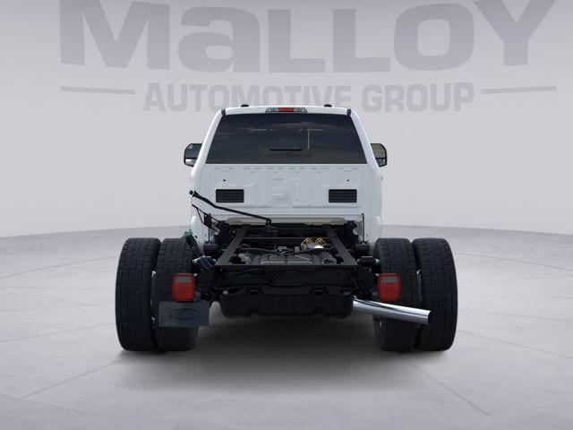 New 2026 Ford F550 4x4 Crew Cab image 5