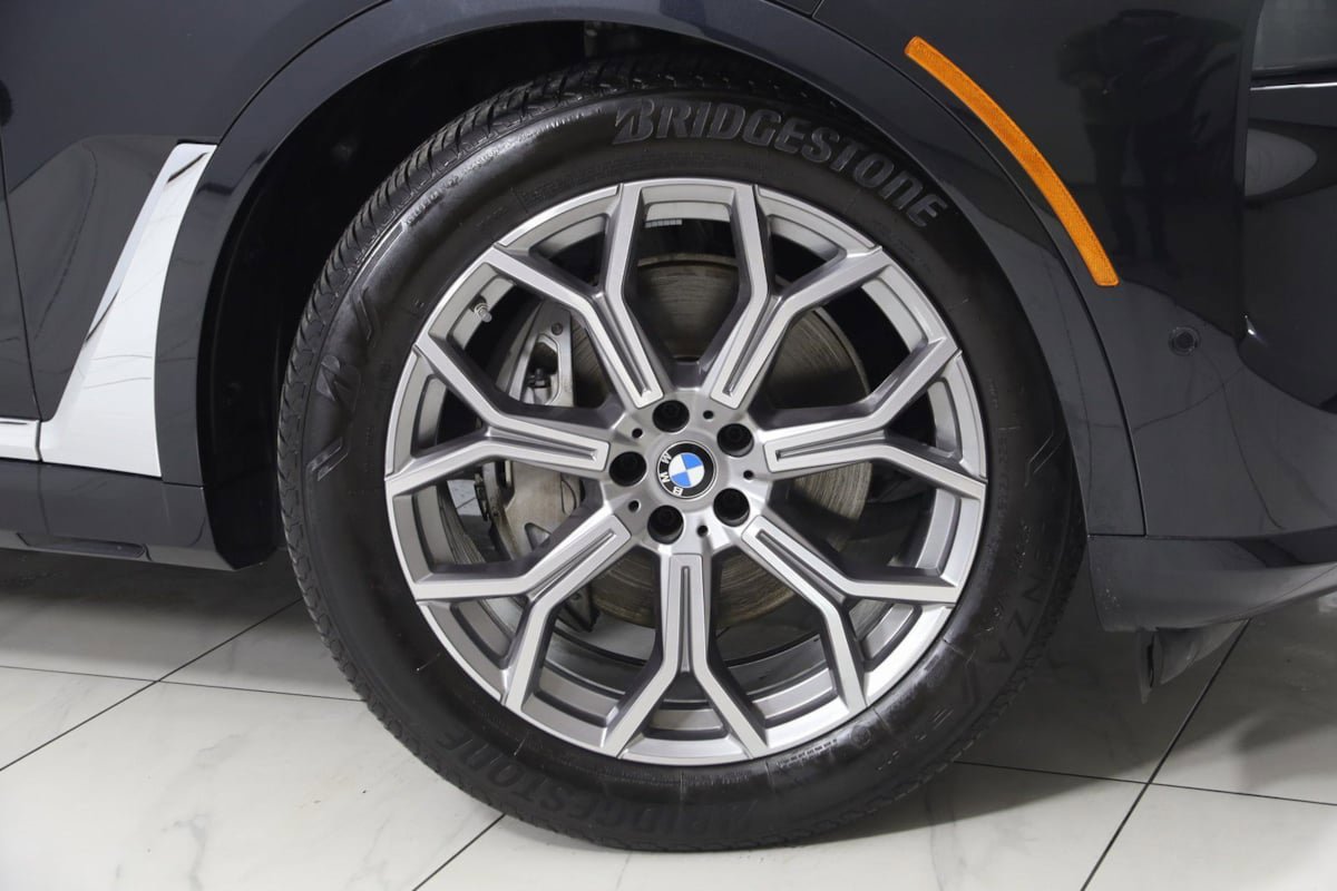 Used 2023 BMW X7 xDrive40i w/ Premium Package image 17