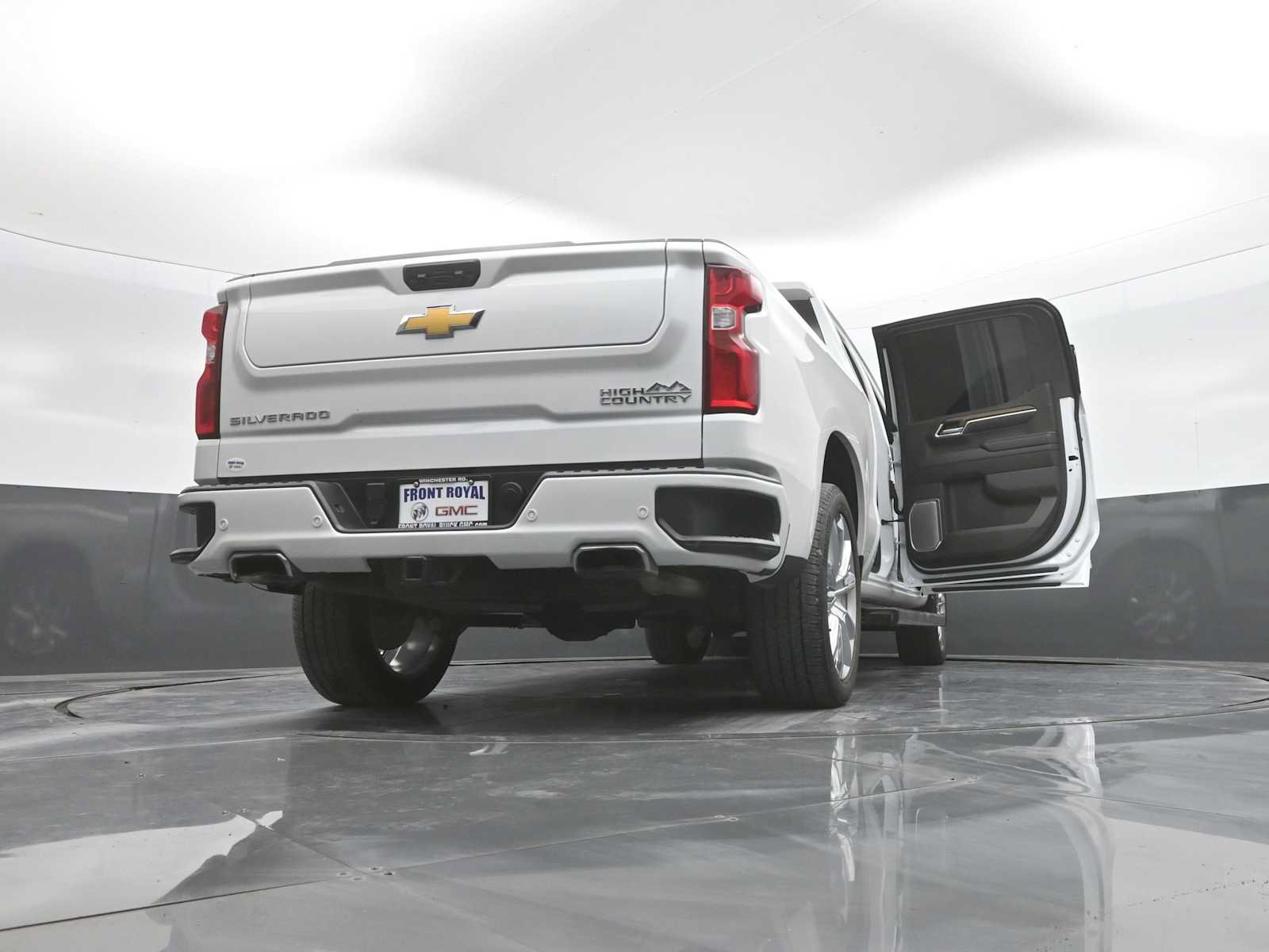 Used 2024 Chevrolet Silverado 1500 High Country w/ High Country Premium Package AWD/4WD image 54
