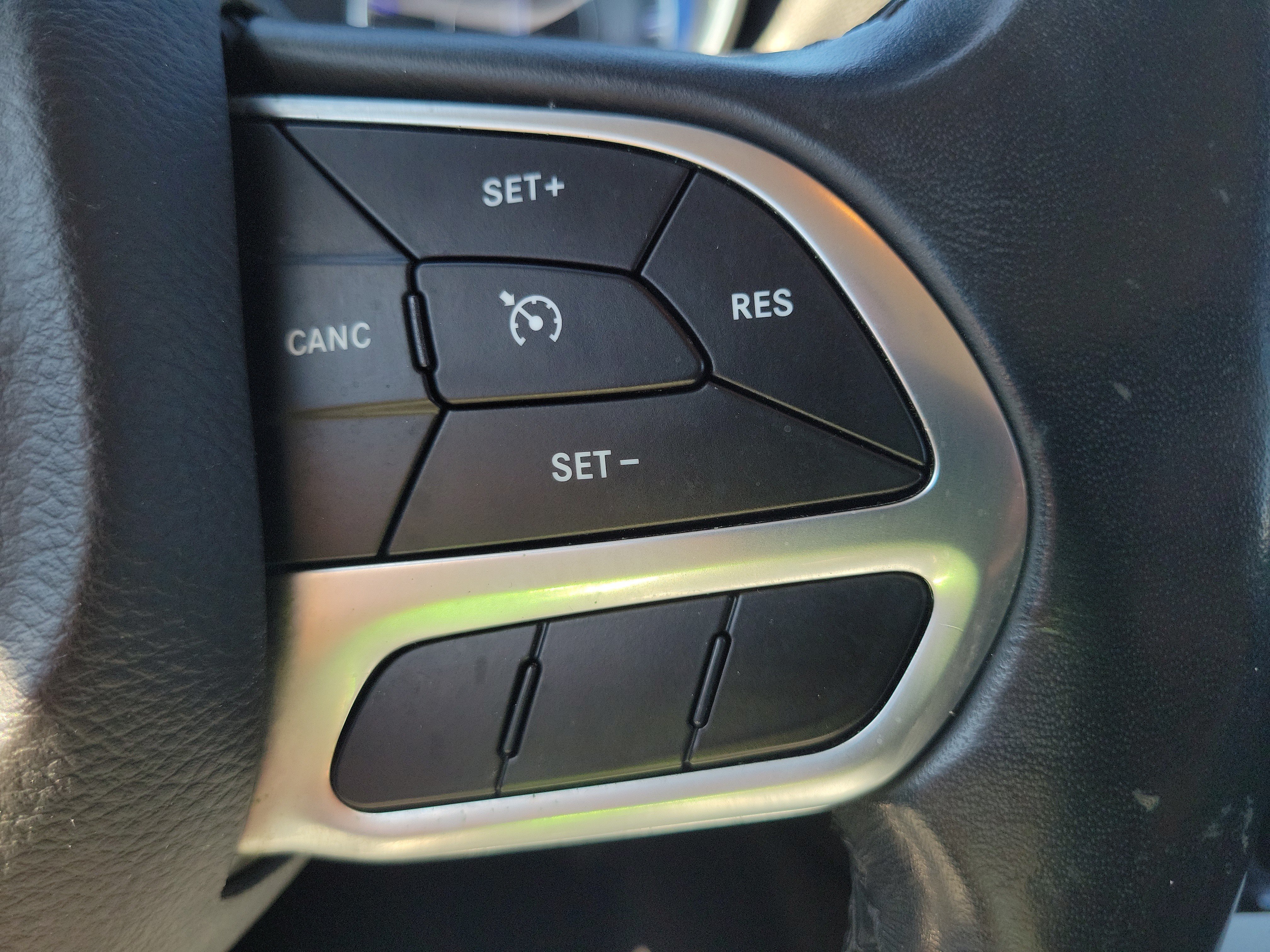 Used 2019 Chrysler 300 Touring RWD image 28