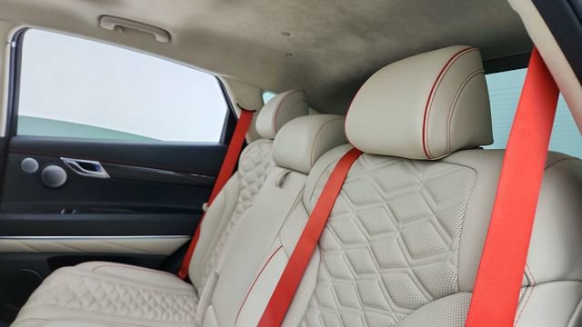 Used 2025 Genesis GV80 3.5T e-SC image 31