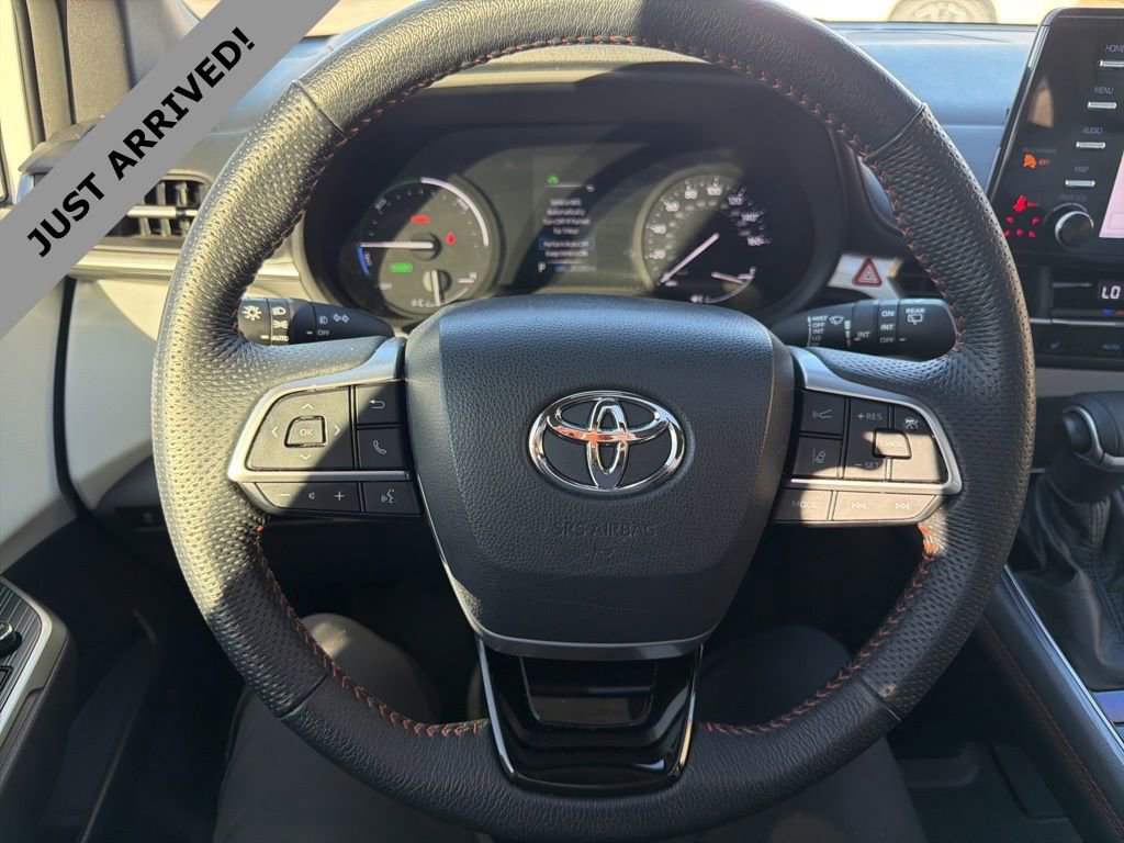 Used 2022 Toyota Sienna XSE image 14